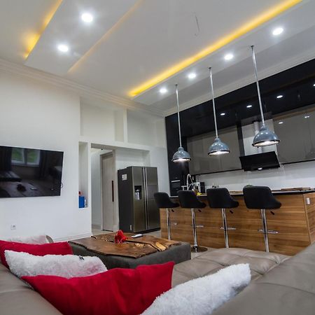 Tower Szeged Belvárosi Exkluzív Panorámás Apartman Esterno foto