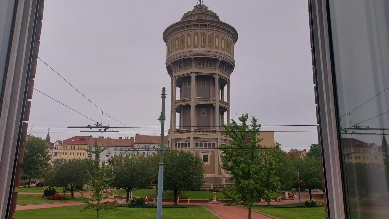 Tower Szeged Belvárosi Exkluzív Panorámás Apartman Esterno foto